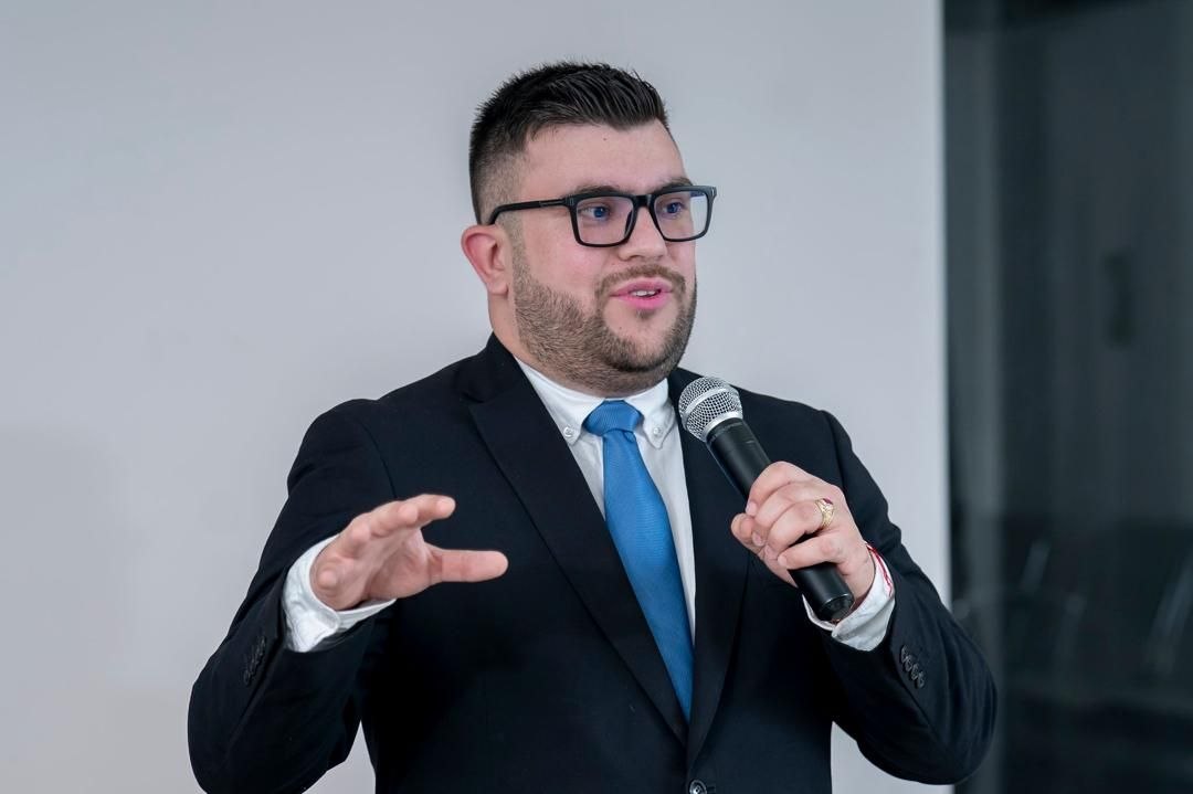 “A los 20 ya era contador”: Eduin Montes, una mente joven que transforma la gestión administrativa